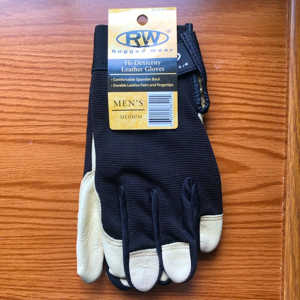 NWT Men’s Medium Leather Gloves